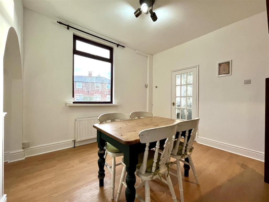 Dining Room Aspect 4