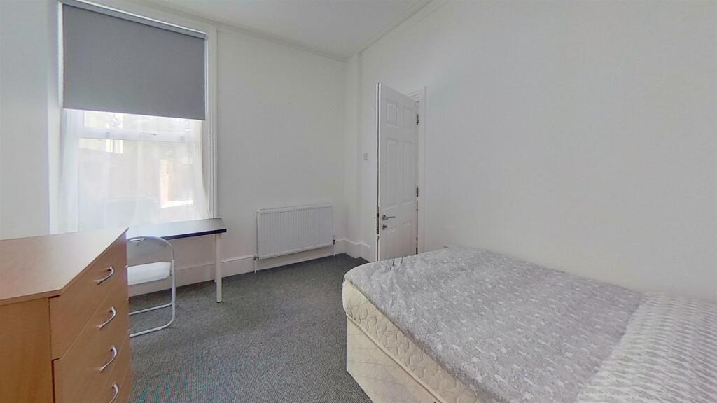 6-Victory-Road-Bedroom(9).jpg