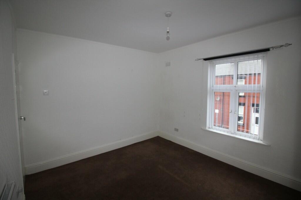 Bedroom (j)
