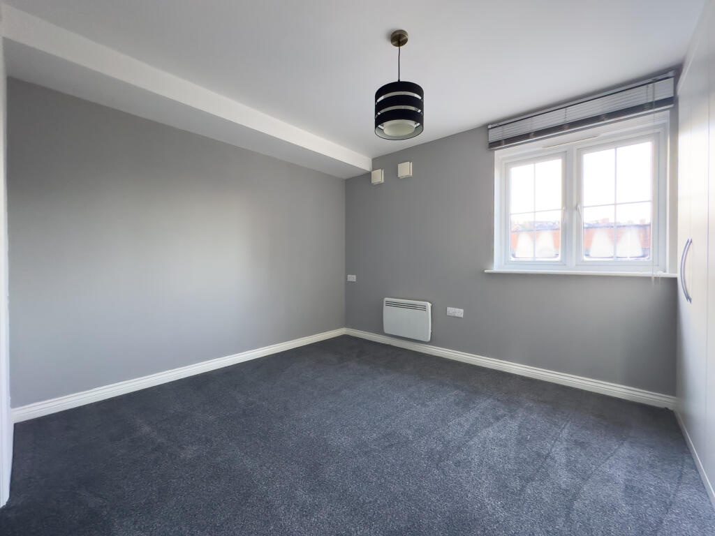 Bedroom 1 w/ ensuite