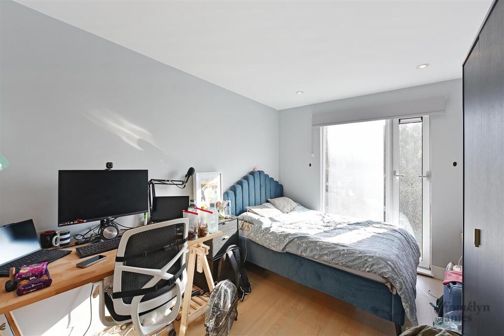 Grosvenor Court (2).JPG