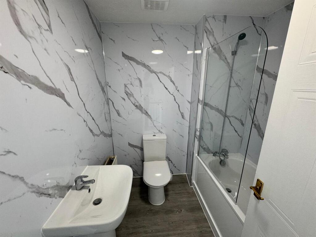 WhatsApp Image 2025-07-30 at 16.33.33 (6).jpeg