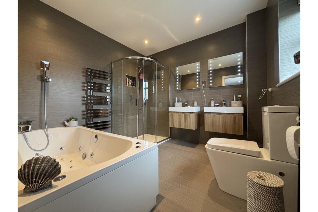 Master En-suite