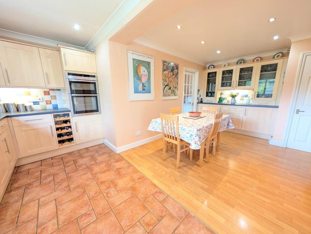 Kitchen diner3.jpg