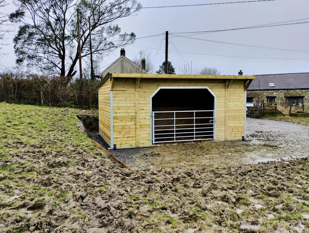 FIELD SHELTER