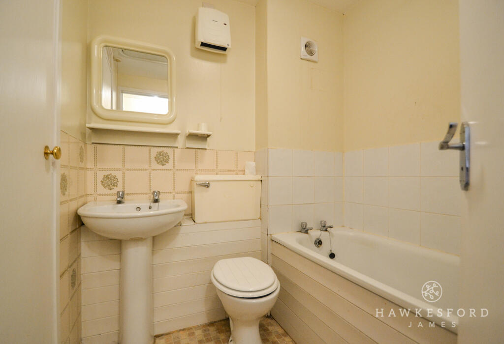 Satis Avenue, Sittingbourne - Bathroom