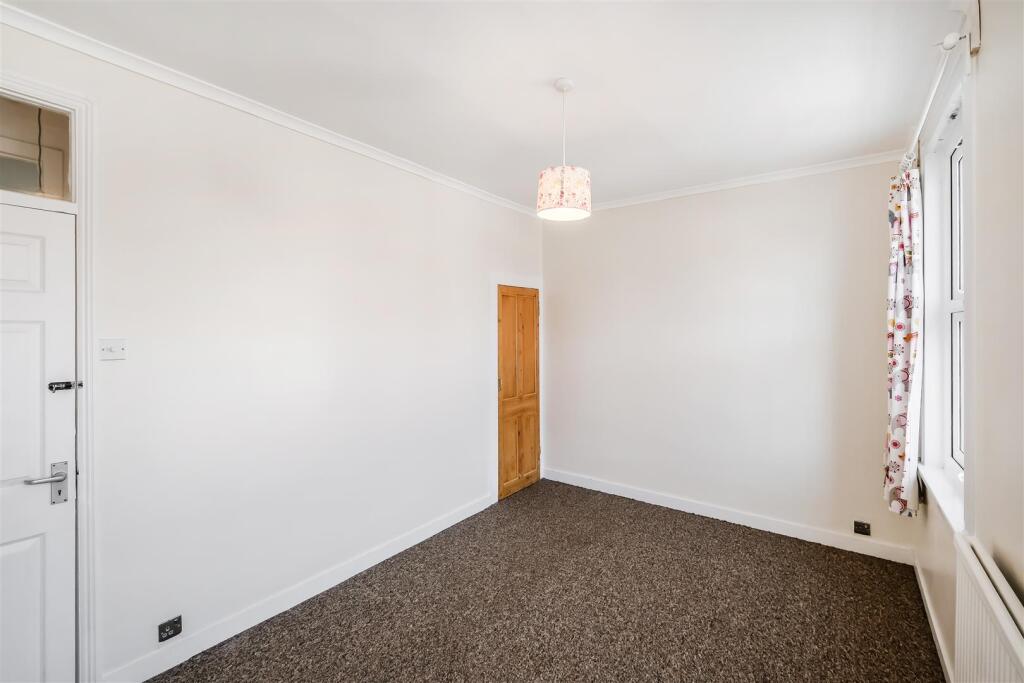 21 Woodend road-9.jpg