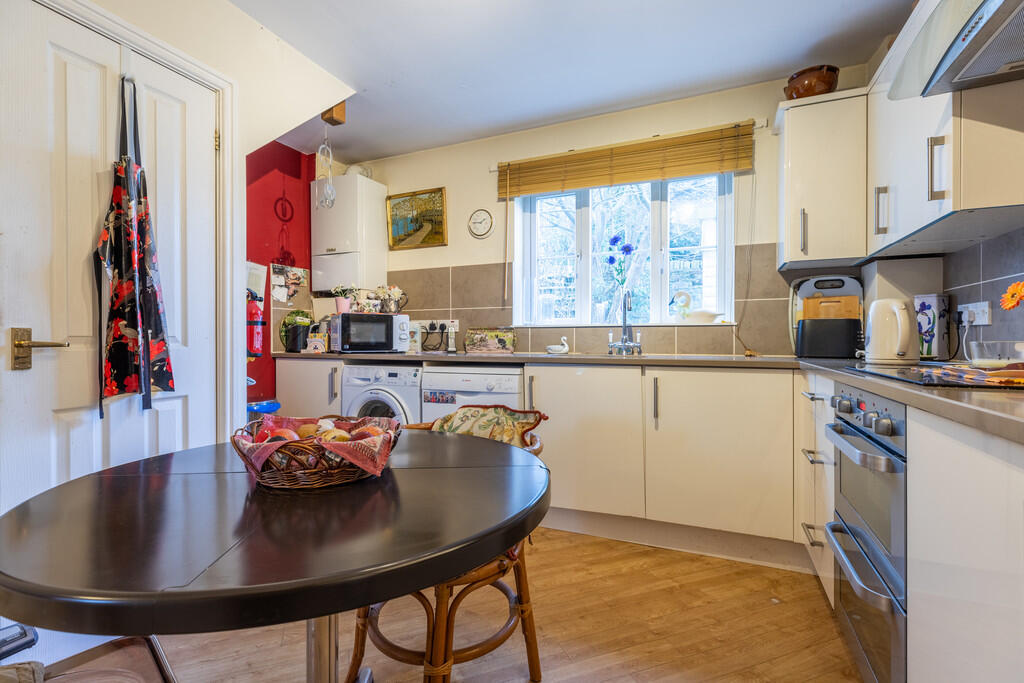 Kitchen/ Dining R...