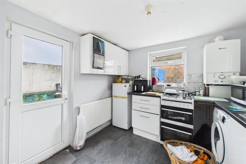 Flats A &amp; B 4 Southend Road WSM, North Somerset BS