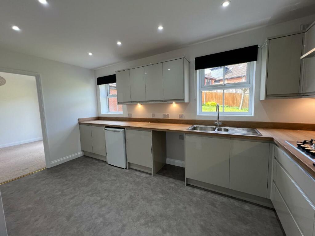 Kitchen1.JPG