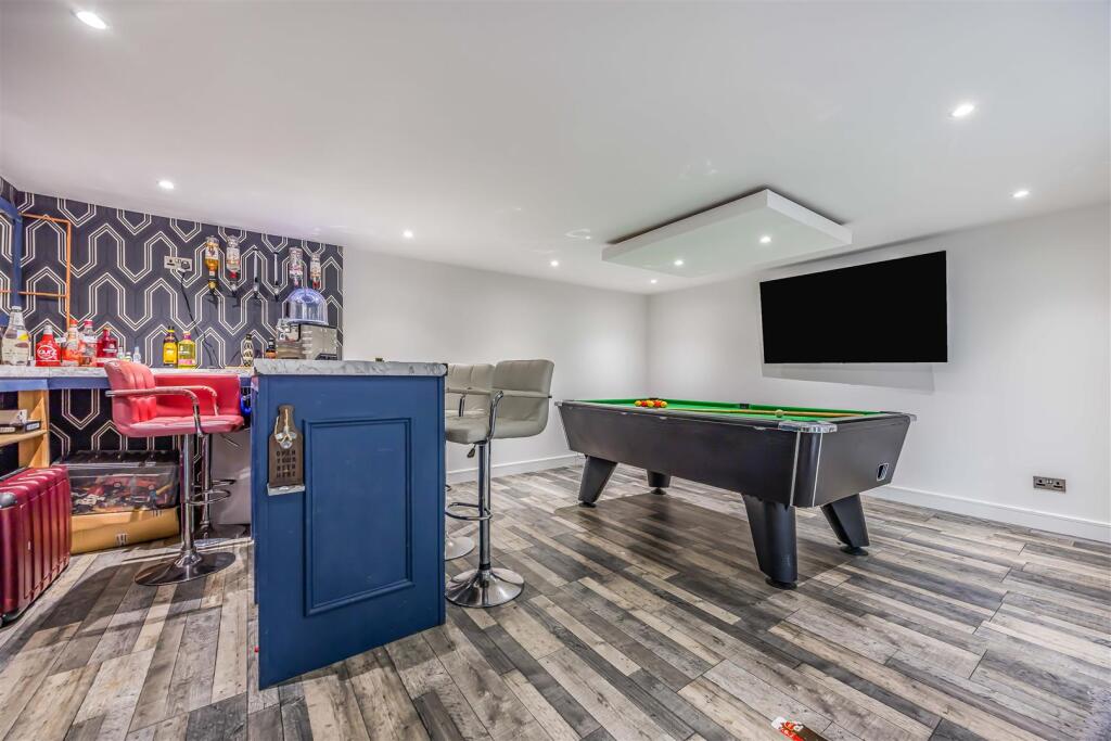 46 Kingscote Road, Waterlooville-Small-PorticoMark