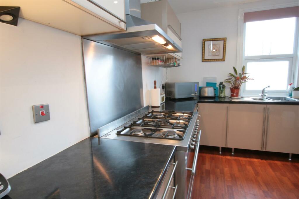 LIVING/ DINING/ KITCHEN