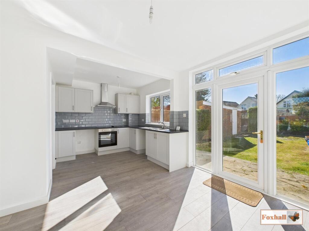 Kitchen / Dining Area