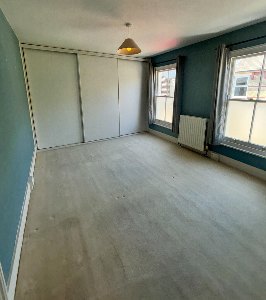 Master Bedroom (1...