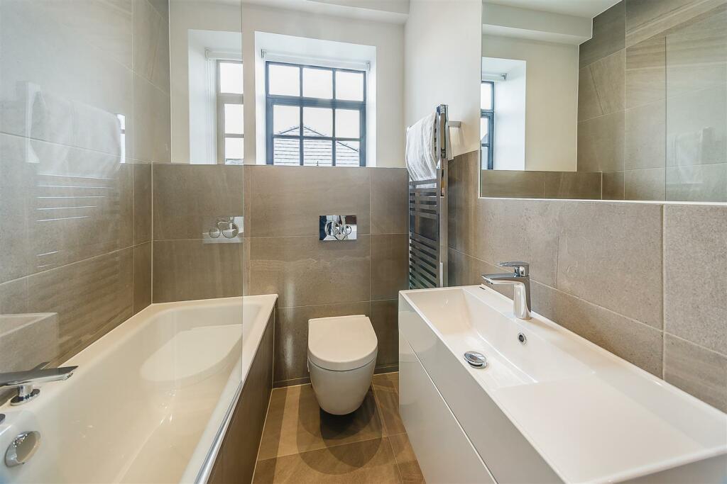 8317621-interior05.jpg
