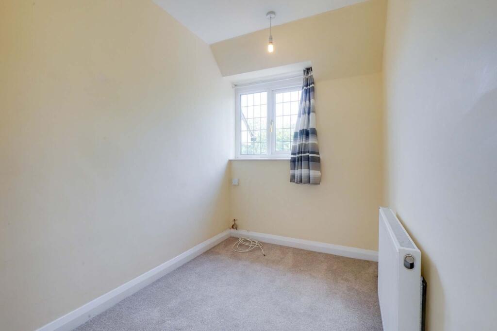 Bedroom Four (ideal child¿s bedroom/home office)