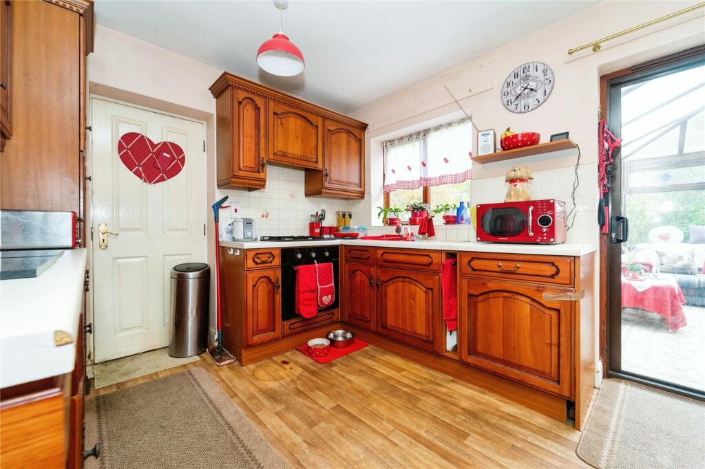 Kitchen/ Dining Room