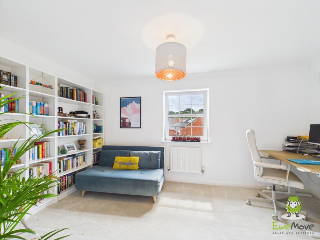 EweMove Basingstoke Estate Agents 21 Gaiger Avenue