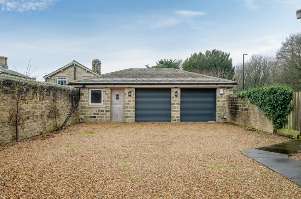 Double garage and workspace
