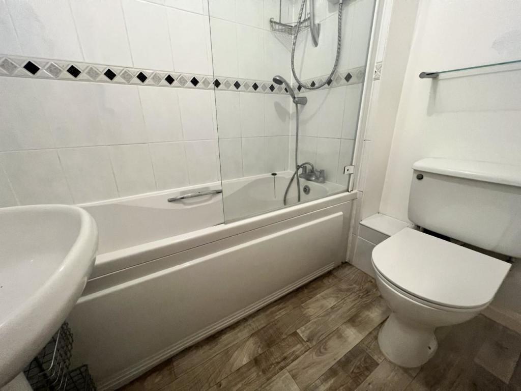 bathroom new.jpg