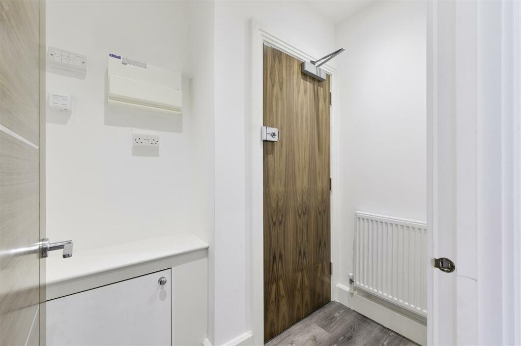 LYNWOOD OAKS FLAT 3- (12).jpg