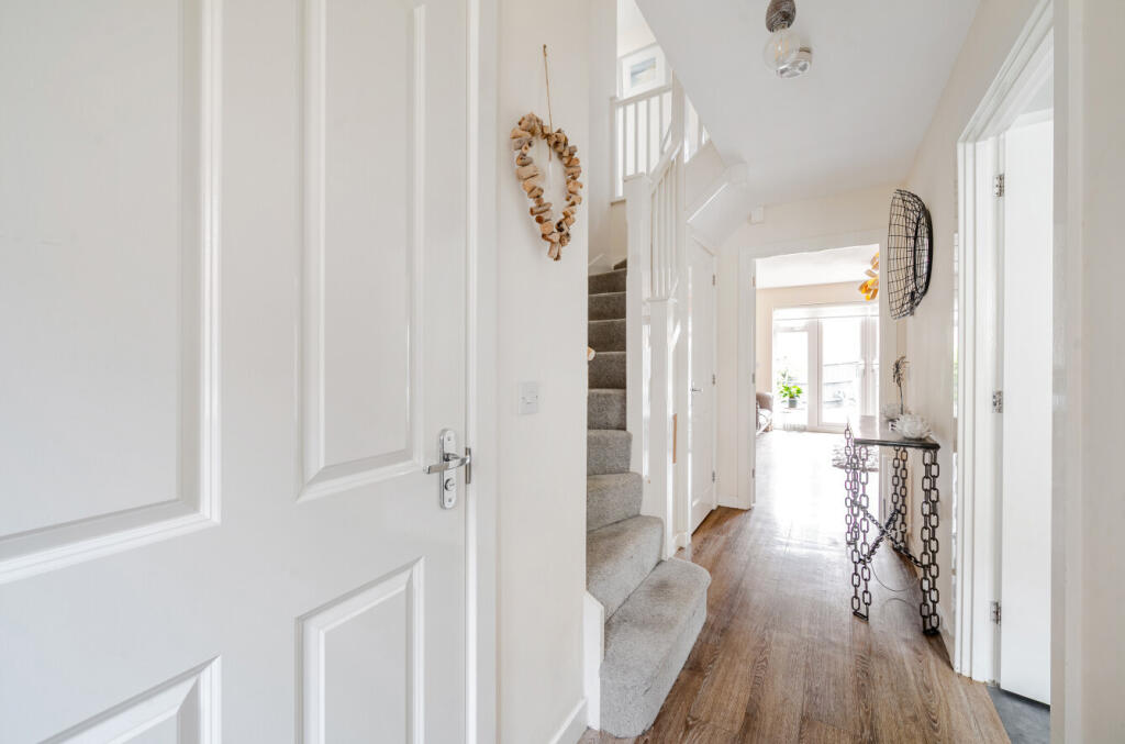 1295031-11-682f58...