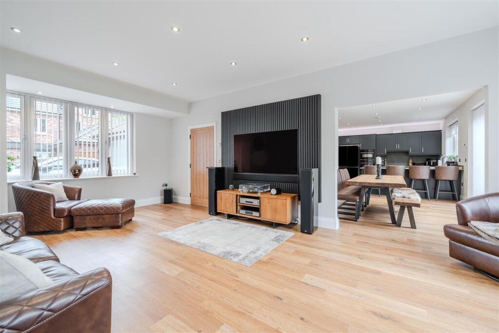 Living Room-4.jpg