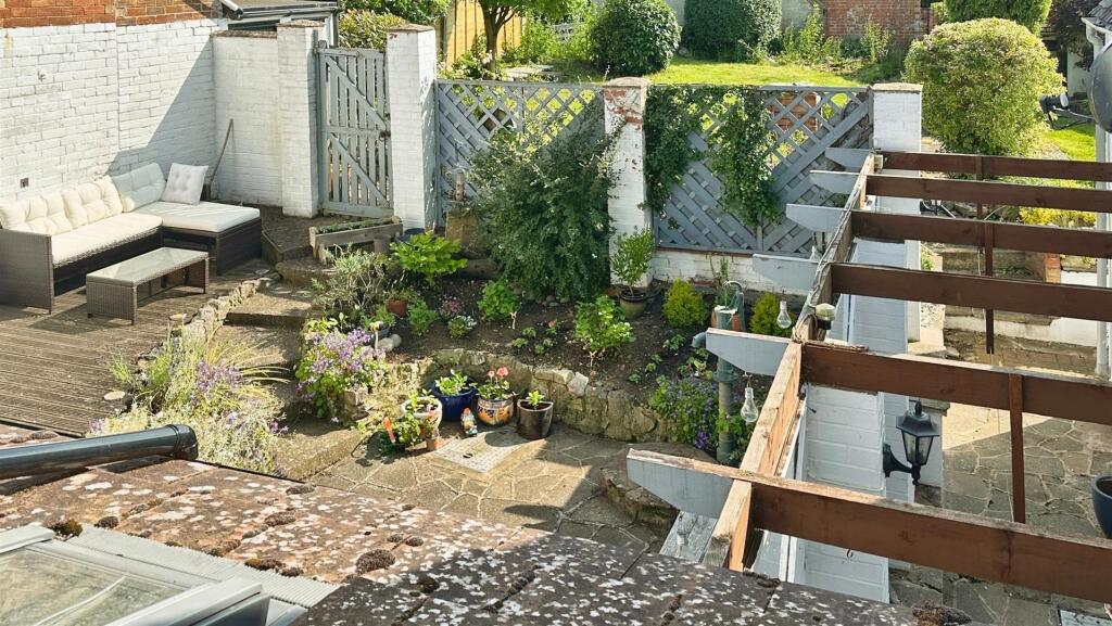 4f42c820--48F0-9701-F90CB71D4959-61919-000014B4D42