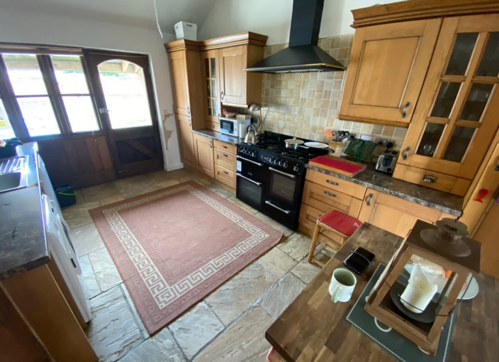KITCHEN 2 .PNG