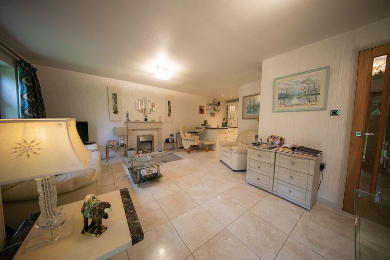 Open plan kitchen, living and dining ...