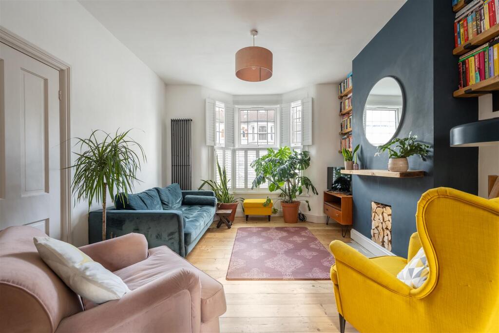 St. Winefride's Avenue, E12