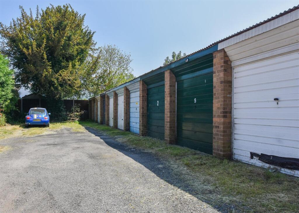 3 Ashfields - Garage Block.jpg