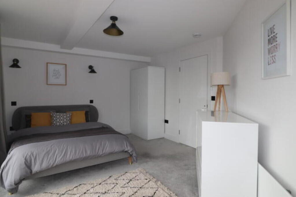 85910_GST210344_L...