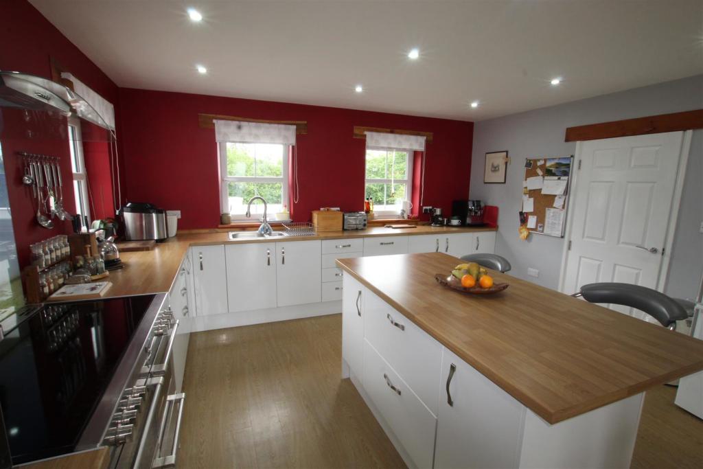 kitchen 2.JPG