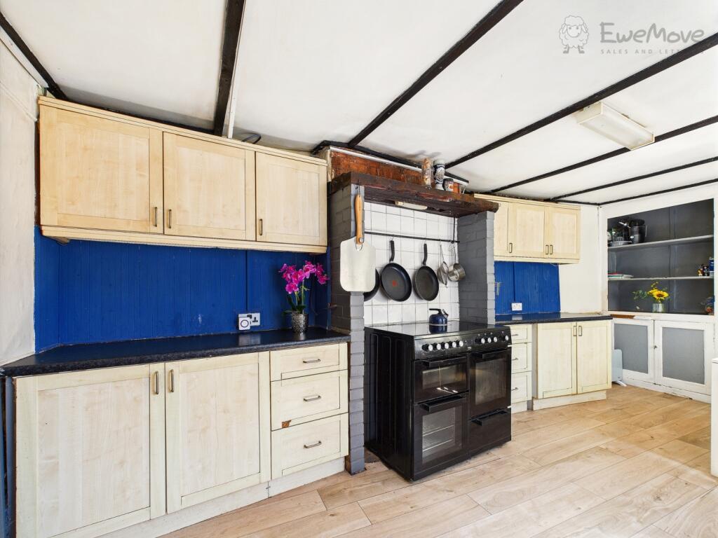 CAM03640G0-PR0052-STILL009