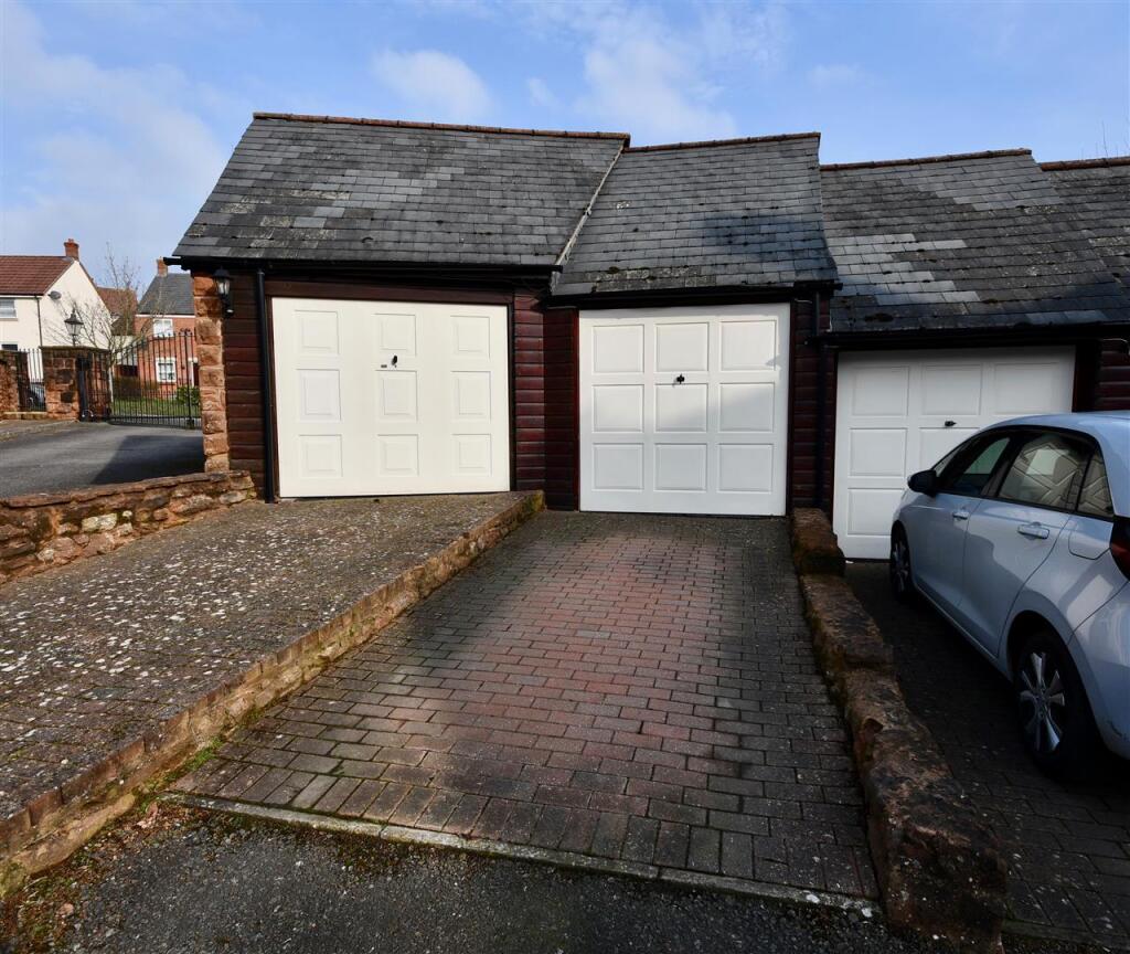 Garage &amp; parking