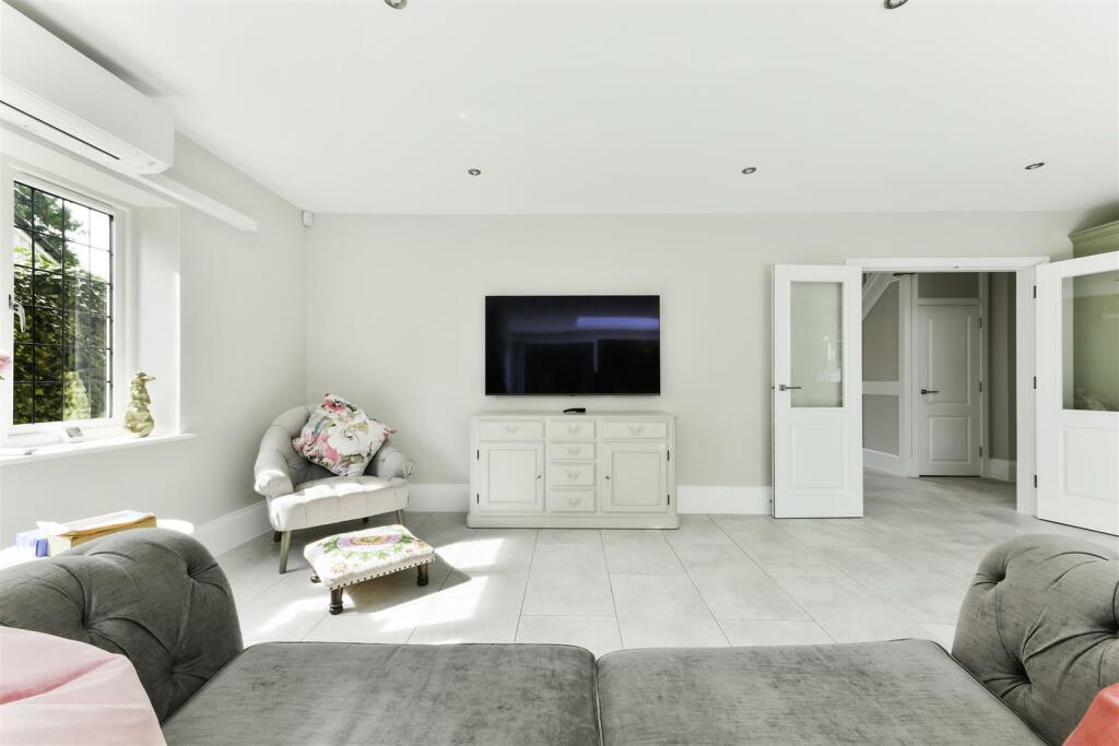 WOODBURY HOUSE- (14).jpg