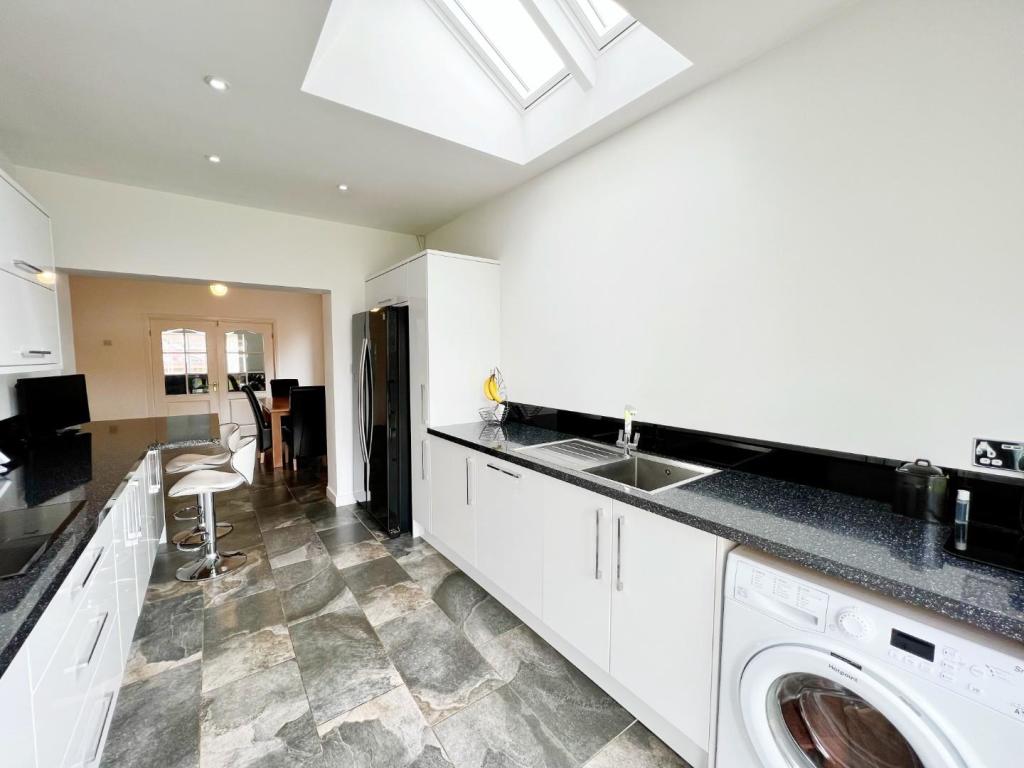 Kitchen pic 6.jpg