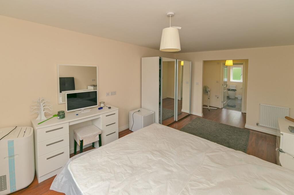 Principal Bedroom &amp; Dressing Area