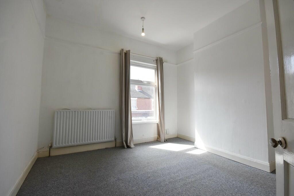 Bedroom 1-min