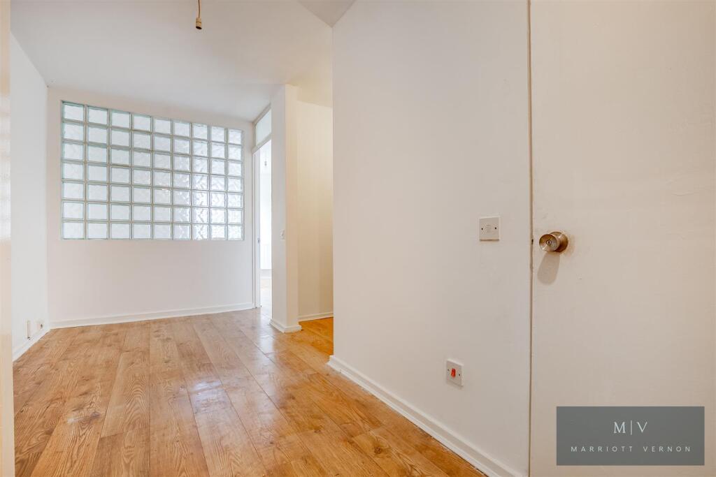 Penceat Court 13 MV-7.jpg