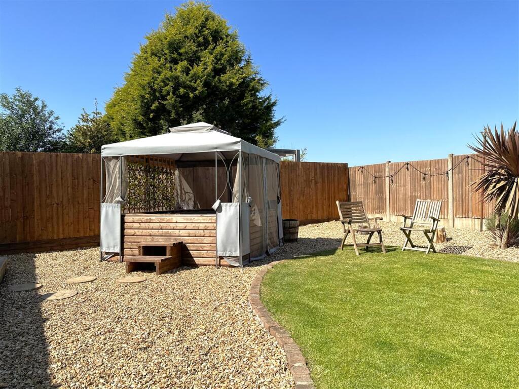 Outdoor Entertainment Space 101