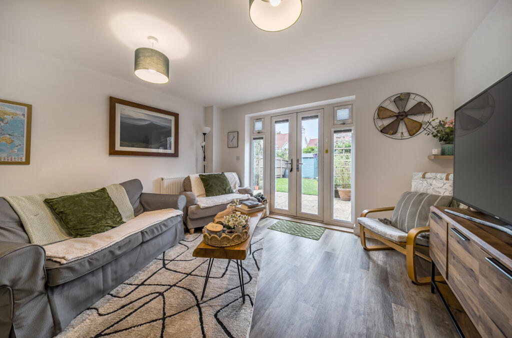 1373923-3-6901f18...