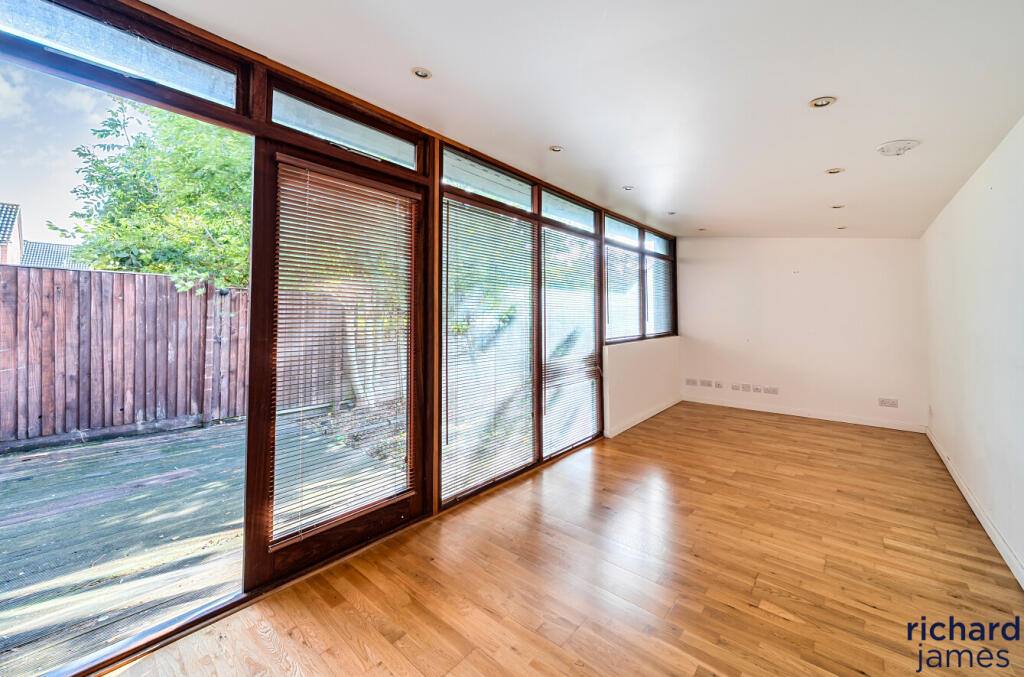 2371757b46b84b97a3b7edb3ef537bf8