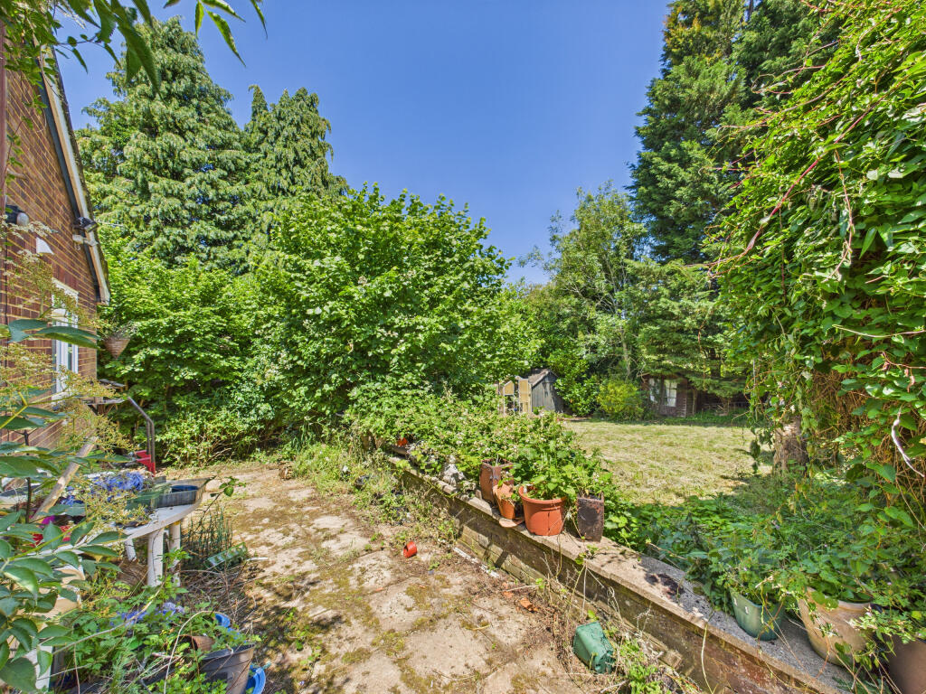 CAM01354G0-PR0543-STILL009