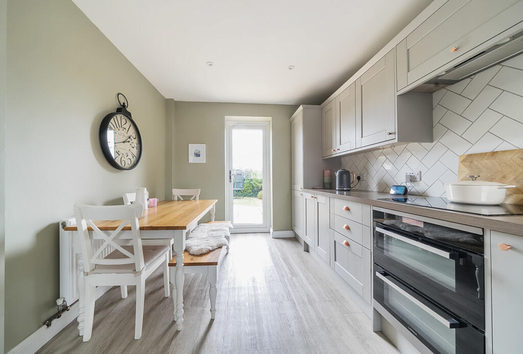 1332488-7-688cdac...