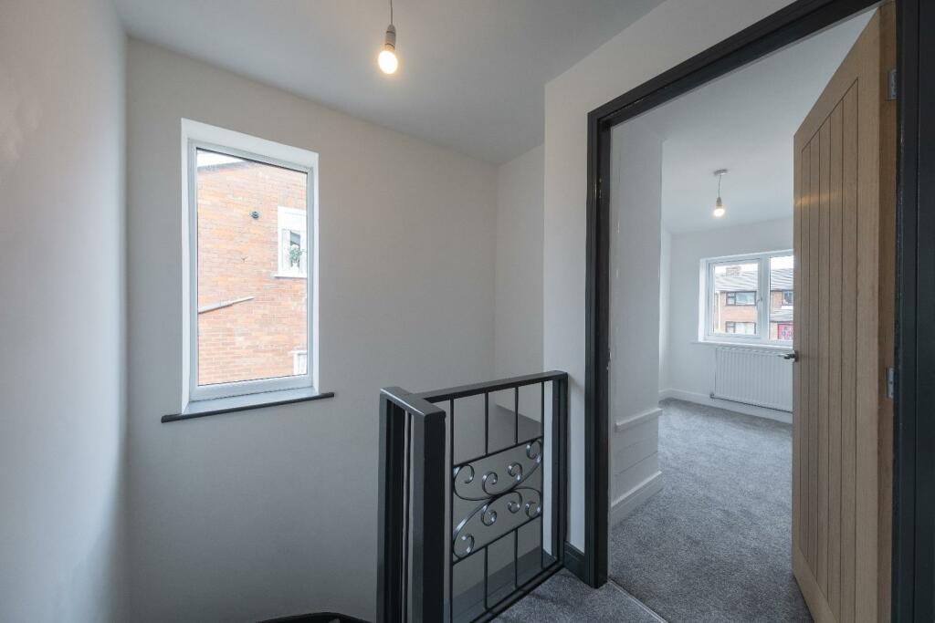 23 Oathills Drive-023.jpg