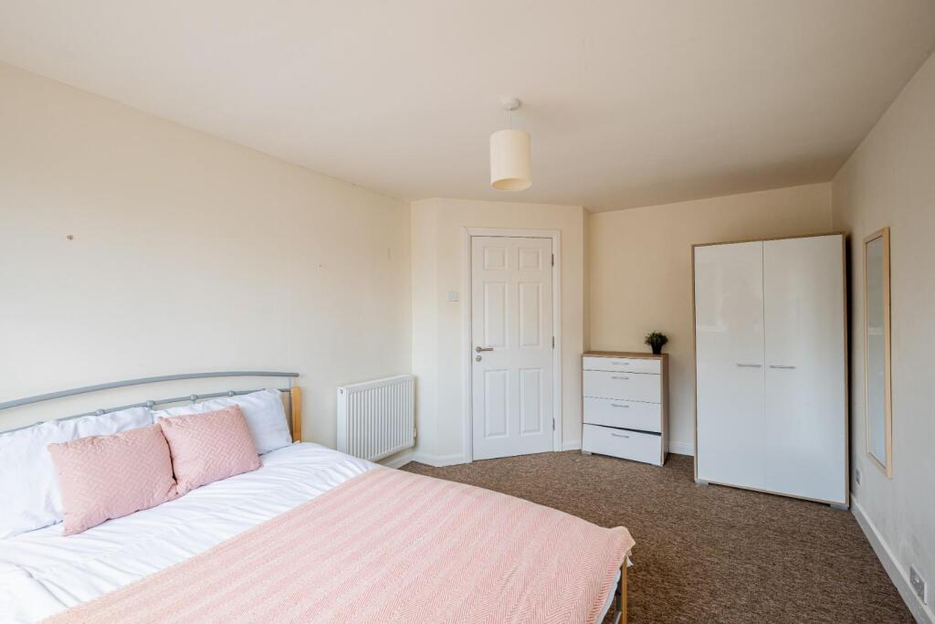 6 Stanway Close BA2 2UR-31.jpg