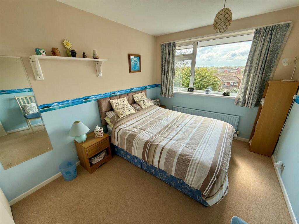 W8 Bed2.jpg