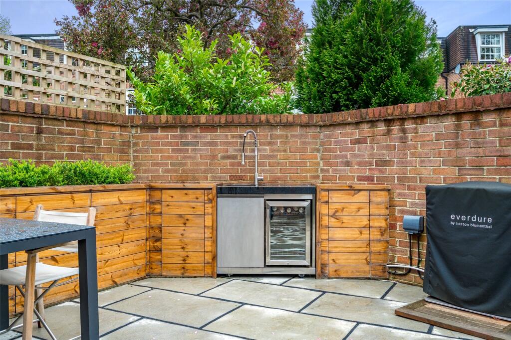 Outdoor Kitchen